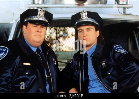 John Candy & James Belushi Film Only The Lonely (USA 1991) Charaktere: Danny Muldoon, Salvatore Buonarte Regie: Chris Columbus 24. Mai 1991 **WARNUNG** dieses Foto ist nur für redaktionelle Zwecke bestimmt und unterliegt dem Copyright von 20TH CENTURY KOX und/oder dem Fotografen, der von der Film or Production Company zugewiesen wurde. Es kann nur durch Veröffentlichungen in Verbindung mit der Werbung für den oben genannten Film reproduziert werden. Eine obligatorische Gutschrift für KOX DES 20. JAHRHUNDERTS ist erforderlich. Der Fotograf sollte ebenfalls angerechnet werden, wenn er bekannt ist. Ohne schriftliche Genehmigung der Film Company kann keine kommerzielle Nutzung gewährt werden. Stockfoto