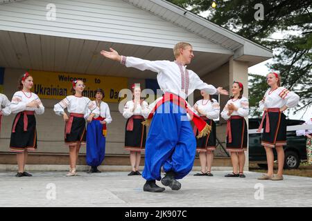 Pottsville, Usa. 31.. Juli 2022. Das ukrainische Volksensemble Kazka tritt am 31. Juli 2022 beim jährlichen Ukrainischen Seminar Day 88. in der Nähe von Pottsville, Pennsylvania, auf. (Foto von Paul Weaver/Sipa USA) Quelle: SIPA USA/Alamy Live News Stockfoto