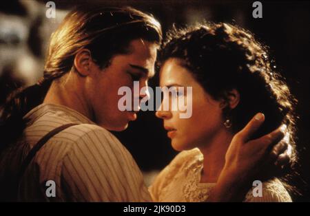 Brad Pitt & Julia Ormond Film: Legends of the Fall (USA 1994) Charaktere: Tristan Ludlow, Susannah Fincannon Ludlow Regie: Edward Zwick 23 December 1994 **WARNUNG** Dieses Foto ist nur für redaktionelle Zwecke bestimmt und unterliegt dem Copyright von COLUMBIA TRISTAR und/oder des Fotografen, der von der Film- oder Produktionsfirma beauftragt wurde und darf nur von Publikationen im Zusammenhang mit der Bewerbung des oben genannten Films reproduziert werden. Eine obligatorische Gutschrift an COLUMBIA TRISTAR ist erforderlich. Der Fotograf sollte auch bei Bekanntwerden des Fotos gutgeschrieben werden. Ohne schriftliche Genehmigung der Film Compa kann keine kommerzielle Nutzung gewährt werden Stockfoto