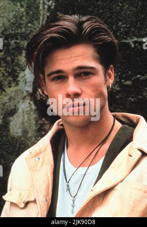 Brad Pitt Television: Glory Days (TV-Serie) Charaktere: Walker Lovejoy USA 1990, 25. Juli 1990 **WARNUNG** Dieses Foto ist nur für den redaktionellen Gebrauch bestimmt und unterliegt dem Copyright von FOX BROADCASTING und/oder des Fotografen, der von der Film- oder Produktionsfirma beauftragt wurde, und kann nur durch Publikationen im Zusammenhang mit der Bewerbung des oben genannten Films reproduziert werden. Eine obligatorische Gutschrift für FOX-SENDUNGEN ist erforderlich. Der Fotograf sollte auch bei Bekanntwerden des Fotos gutgeschrieben werden. Ohne schriftliche Genehmigung der Film Company kann keine kommerzielle Nutzung gewährt werden. Stockfoto