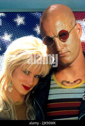 Juliette Lewis & Woody Harrelson Film Natural Born Killers (USA 1994) Charaktere: Mallory Knox, Mickey Knox Regie: Oliver Stone 26 August 1994 **WARNUNG** dieses Foto ist nur für redaktionelle Zwecke bestimmt und ist urheberrechtlich geschützt von WARNER BROS. Und/oder dem von der Film- oder Produktionsgesellschaft beauftragten Fotografen und dürfen nur durch Veröffentlichungen in Verbindung mit der Werbung für den oben genannten Film reproduziert werden. Eine obligatorische Gutschrift an WARNER BROS. Ist erforderlich. Der Fotograf sollte ebenfalls angerechnet werden, wenn er bekannt ist. Ohne schriftliche Genehmigung der Film Company kann keine kommerzielle Nutzung gewährt werden. Stockfoto