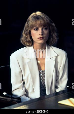 Bridget Fonda Film IT Could Happel to You (1994) Charaktere: Yvonne Biasi Regie: Andrew Bergman 29. Juli 1994 **WARNUNG** dieses Foto ist nur für redaktionelle Zwecke bestimmt und unterliegt dem Copyright von TRISTAR und/oder dem Fotografen, der von der Film- oder Produktionsgesellschaft beauftragt wurde. Es kann nur durch Veröffentlichungen in Verbindung mit der Werbung für den oben genannten Film reproduziert werden. Es ist eine obligatorische Gutschrift für TRISTAR erforderlich. Der Fotograf sollte ebenfalls angerechnet werden, wenn er bekannt ist. Ohne schriftliche Genehmigung der Film Company kann keine kommerzielle Nutzung gewährt werden. Stockfoto