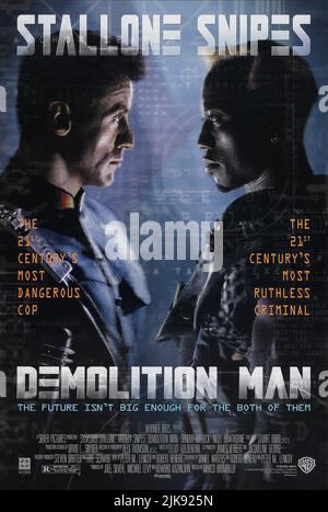 Sylvester Stallone & Wesley Snipes Poster Film: Demolition Man (1993) Charaktere: John Spartan, Simon Phoenix Regie: Marco Brambilla 07. Oktober 1993 **WARNUNG** Dieses Foto ist nur für redaktionelle Zwecke bestimmt und unterliegt dem Copyright von WARNER BROS und/oder des Fotografen, der von der Film- oder Produktionsfirma beauftragt wurde, und kann nur von Publikationen im Zusammenhang mit der Bewerbung des oben genannten Films reproduziert werden. Eine obligatorische Gutschrift an WARNER BROS ist erforderlich. Der Fotograf sollte auch bei Bekanntwerden des Fotos gutgeschrieben werden. Ohne schriftliche Genehmigung der Film Company kann keine kommerzielle Nutzung gewährt werden. Stockfoto