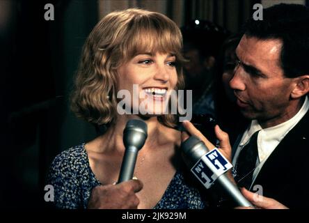 Bridget Fonda Film IT Could Happel to You (1994) Charaktere: Yvonne Biasi Regie: Andrew Bergman 29. Juli 1994 **WARNUNG** dieses Foto ist nur für redaktionelle Zwecke bestimmt und unterliegt dem Copyright von TRISTAR und/oder dem Fotografen, der von der Film- oder Produktionsgesellschaft beauftragt wurde. Es kann nur durch Veröffentlichungen in Verbindung mit der Werbung für den oben genannten Film reproduziert werden. Es ist eine obligatorische Gutschrift für TRISTAR erforderlich. Der Fotograf sollte ebenfalls angerechnet werden, wenn er bekannt ist. Ohne schriftliche Genehmigung der Film Company kann keine kommerzielle Nutzung gewährt werden. Stockfoto