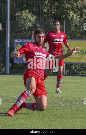 Castelnuovo Del Garda, Italien. 30.. Juli 2022. Matteo Bianchetti von US Cremonese während Hellas Verona gegen US Cremonese, 5Â frendly Match Pre-Season Serie A Tim 2022-23, im Centro Sportivo 'Paradiso' di Castelnuovo del Garda (VR), Italien, am 30. Juli 2022. Kredit: Unabhängige Fotoagentur/Alamy Live Nachrichten Stockfoto