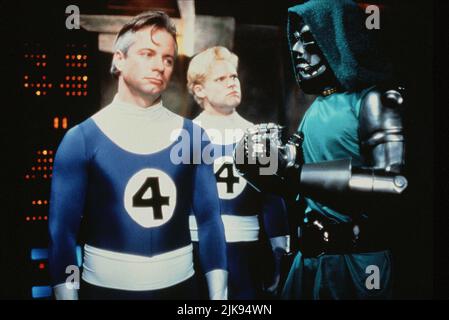 Alex Hyde-White, Jay Underwood & Joseph Culp Film: The Fantastic Four (1994) Charaktere: Mr. Fantastic,Human Torch & Dr. Doom Regie: Oley Sassone 02 May 1994 **WARNUNG** Dieses Foto ist nur für redaktionelle Verwendung bestimmt und unterliegt dem Copyright von NEW HORIZONS und/oder dem Fotografen, der von der Film- oder Produktionsfirma beauftragt wurde und darf nur von Publikationen im Zusammenhang mit der Bewerbung des oben genannten Films reproduziert werden. Eine obligatorische Gutschrift für NEUE HORIZONTE ist erforderlich. Der Fotograf sollte auch bei Bekanntwerden des Fotos gutgeschrieben werden. Ohne schriftliche Genehmigung der Film Company kann keine kommerzielle Nutzung gewährt werden. Stockfoto