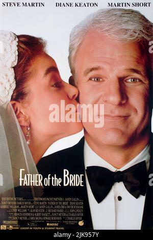 Kimberly Williams & Steve Martin Poster Film: Vater der Braut (USA 1991) Regie: Charles Shyer 20 December 1991 **WARNUNG** Dieses Foto ist nur für den redaktionellen Gebrauch bestimmt und unterliegt dem Copyright von TOUCHSTONE und/oder des Fotografen, der von der Film- oder Produktionsfirma beauftragt wurde, und kann nur von Publikationen im Zusammenhang mit der Bewerbung des oben genannten Films reproduziert werden. Ein obligatorischer Credit to TOUCHSTONE ist erforderlich. Der Fotograf sollte auch bei Bekanntwerden des Fotos gutgeschrieben werden. Ohne schriftliche Genehmigung der Film Company kann keine kommerzielle Nutzung gewährt werden. Stockfoto