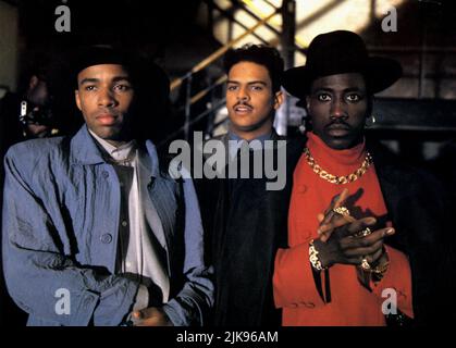 Allen Payne, Christopher Williams & Wesley Snipes Film: New Jack City (1994) Charaktere: Gee Money,Kareem Akbar & Nino Brown Regie: Mario Van Peebles 17 January 1991 **WARNUNG** Dieses Foto ist nur für den redaktionellen Gebrauch bestimmt und unterliegt dem Copyright von WARNER BROS und/oder des Fotografen, der von der Film- oder Produktionsfirma beauftragt wurde, und kann nur durch Publikationen im Zusammenhang mit der Bewerbung des oben genannten Films reproduziert werden. Eine obligatorische Gutschrift an WARNER BROS ist erforderlich. Der Fotograf sollte auch bei Bekanntwerden des Fotos gutgeschrieben werden. Ohne schriftliche Genehmigung der Film Co. Kann keine kommerzielle Nutzung gewährt werden Stockfoto