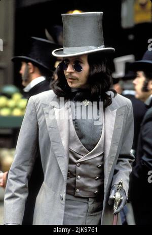 Gary Oldman Film: Dracula; Bram Stoker'S Dracula (USA 1992) Charaktere: Dracula / Literaturverfilmung (nach dem Buch von Bram Stoker) Regie: Francis Ford Coppola 13 November 1992 **WARNUNG** Dieses Foto ist nur für redaktionelle Verwendung bestimmt und unterliegt dem Copyright von COLUMBIA und/oder dem von der Film- oder Produktionsfirma beauftragten Fotografen.Es kann nur von Publikationen im Zusammenhang mit der Bewerbung des oben genannten Films reproduziert werden. Eine obligatorische Gutschrift an COLUMBIA ist erforderlich. Der Fotograf sollte auch bei Bekanntwerden des Fotos gutgeschrieben werden. Eine kommerzielle Nutzung kann ohne schriftliche Genehmigung von Th Stockfoto