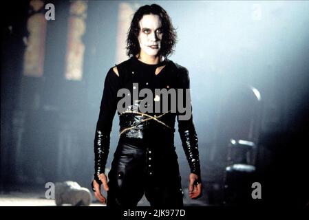 Brandon Lee Film: The Crow (USA 1994) Charaktere: Eric Draven Regie: Alex Proyas 11 May 1994 **WARNUNG** Dieses Foto ist nur für den redaktionellen Gebrauch bestimmt und unterliegt dem Copyright von BUENA VISTA INTERNATIONAL und/oder des Fotografen, der von der Film- oder Produktionsfirma beauftragt wurde, und kann nur durch Publikationen im Zusammenhang mit der Bewerbung des oben genannten Films reproduziert werden. Eine obligatorische Gutschrift an BUENA VISTA INTERNATIONAL ist erforderlich. Der Fotograf sollte auch bei Bekanntwerden des Fotos gutgeschrieben werden. Ohne schriftliche Genehmigung der Film Company kann keine kommerzielle Nutzung gewährt werden. Stockfoto