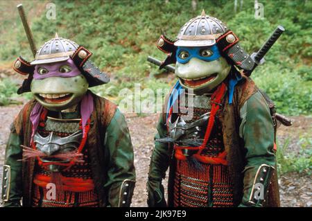 Donatello & Leonardo Film: Teenage Mutant Ninja Turtles III (USA/HK 1993) Regie: Stuart Gillard 19 March 1993 **WARNUNG** Dieses Foto ist nur für den redaktionellen Gebrauch bestimmt und unterliegt dem Copyright der NEUEN LINIE und/oder des Fotografen, der von der Film- oder Produktionsfirma beauftragt wurde, und kann nur von Publikationen im Zusammenhang mit der Bewerbung des oben genannten Films reproduziert werden. Eine obligatorische Gutschrift für NEUE POSITION ist erforderlich. Der Fotograf sollte auch bei Bekanntwerden des Fotos gutgeschrieben werden. Ohne schriftliche Genehmigung der Film Company kann keine kommerzielle Nutzung gewährt werden. Stockfoto