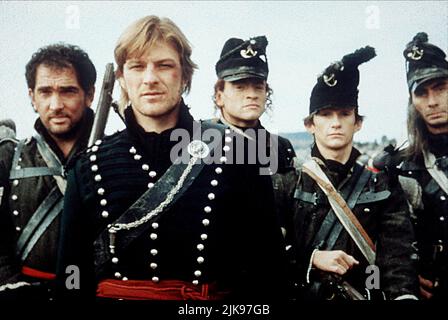 Sean Bean Television: Sharpe'S Rifles (1994) Charaktere: PATRICK HARPER,LT. RICHARD SHARPE, HARRIS, PERKINS, HAGMAN 25 May 1993 **WARNUNG** Dieses Foto ist nur für redaktionelle Verwendung bestimmt und unterliegt dem Copyright von PICTURE PALACE und/oder des Fotografen, der von der Film- oder Produktionsfirma beauftragt wurde, und kann nur durch Publikationen im Zusammenhang mit der Bewerbung des oben genannten Films reproduziert werden. Es ist eine obligatorische Gutschrift erforderlich, um EINEN BILDNACHWEIS FÜR DEN PALAST zu erhalten. Der Fotograf sollte auch bei Bekanntwerden des Fotos gutgeschrieben werden. Ohne schriftliche Genehmigung der Film Company kann keine kommerzielle Nutzung gewährt werden. Stockfoto