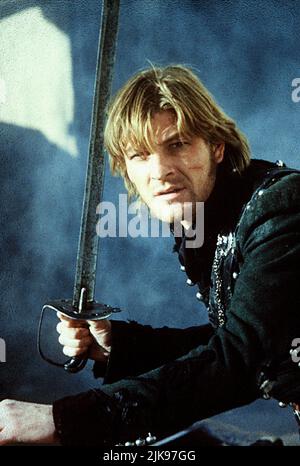 Sean Bean Television: Sharpe'S Rifles (1993) Charaktere: LT. Richard Sharpe 25 May 1993 **WARNUNG** Dieses Foto ist nur für den redaktionellen Gebrauch bestimmt und unterliegt dem Copyright von PICTURE PALACE und/oder des Fotografen, der von der Film- oder Produktionsfirma beauftragt wurde, und kann nur durch Publikationen im Zusammenhang mit der Bewerbung des oben genannten Films reproduziert werden. Es ist eine obligatorische Gutschrift erforderlich, um EINEN BILDNACHWEIS FÜR DEN PALAST zu erhalten. Der Fotograf sollte auch bei Bekanntwerden des Fotos gutgeschrieben werden. Ohne schriftliche Genehmigung der Film Company kann keine kommerzielle Nutzung gewährt werden. Stockfoto