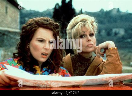 Jennifer Saunders & Joanna Lumley Fernsehen: Absolut fabelhaft : Saison 1 (TV-Serie) Charaktere: Edina,Patsy UK 1992-2012, / 1. Staffel, Saison 1, Serie 1 12. November 1992 **WARNUNG** Dieses Foto ist nur für den redaktionellen Gebrauch bestimmt und unterliegt dem Copyright der BBC und/oder des Fotografen, der von der Film- oder Produktionsfirma beauftragt wurde, und kann nur von Publikationen im Zusammenhang mit der Bewerbung des oben genannten Films reproduziert werden. Eine obligatorische Gutschrift an BBC ist erforderlich. Der Fotograf sollte auch bei Bekanntwerden des Fotos gutgeschrieben werden. Ohne schriftliche Genehmigung der Film Company kann keine kommerzielle Nutzung gewährt werden. Stockfoto