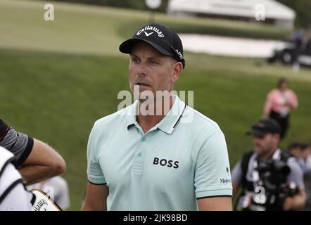 Bedminster, Usa. 31.. Juli 2022. Henrik Stenson geht am Sonntag, den 31 2022. Juli, im Trump National Golf Club in Bedminster, New Jersey, auf den Green 18. im LIV Golf Bedminster Invitational, Teil der neuen LIV Golf Invitational Series. Foto von Peter Foley/UPI Credit: UPI/Alamy Live News Stockfoto