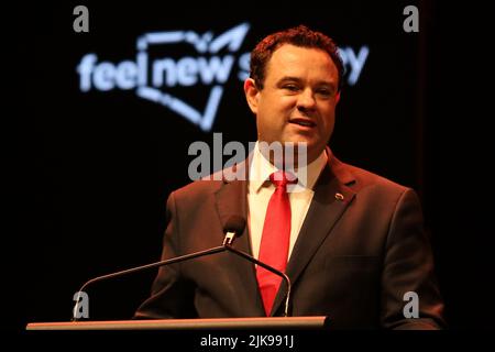 Sydney, Australien. 1.. August 2022. Die Medien wurden zu einer Sonderankündigung im Theatre Royal eingeladen, wo bekannt wurde, dass Tina – The Tina Turner Musical im Mai 2023 nach Sydney kommt. Im Bild: Minister Stuart Ayres. Kredit: Richard Milnes/Alamy Live Nachrichten Stockfoto