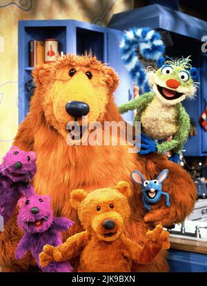 Pip, Pop, Bear, Ojo, Tutter & Treelo Television: Bear In The Big Blue House (1996) Charaktere: ,,Bear, & Regie: Mitchell Kriegman 20 October 1997 **WARNUNG** Dieses Foto ist nur für den redaktionellen Gebrauch bestimmt und unterliegt dem Copyright von DISNEY und/oder dem von der Film- oder Produktionsfirma beauftragten Fotografen und kann nur von Publikationen im Zusammenhang mit der Bewerbung des oben genannten Films reproduziert werden. Eine obligatorische Gutschrift an DISNEY ist erforderlich. Der Fotograf sollte auch bei Bekanntwerden des Fotos gutgeschrieben werden. Ohne schriftliche Genehmigung der Film Company kann keine kommerzielle Nutzung gewährt werden. Stockfoto