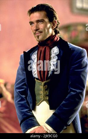Antonio Banderas Film die Maske des Zorro (USA/DE 1998) Charaktere: Alejandro Murrieta Regie: Martin Campbell 17. Juli 1998 **WARNUNG** dieses Foto ist nur für redaktionelle Zwecke bestimmt und unterliegt dem Copyright von TRISTAR PICTURES und/oder dem Fotografen, der von der Film- oder Produktionsgesellschaft beauftragt wurde. Es kann nur durch Veröffentlichungen in Verbindung mit der Werbung für den oben genannten Film reproduziert werden. Es ist eine obligatorische Gutschrift für TRISTAR PICTURES erforderlich. Der Fotograf sollte ebenfalls angerechnet werden, wenn er bekannt ist. Ohne schriftliche Genehmigung der Film Company kann keine kommerzielle Nutzung gewährt werden. Stockfoto