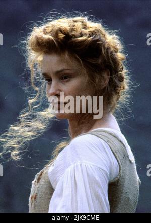 Jessica lange Film: Rob Roy (USA/UK 1995) Charaktere: Helen Mary MacPherson Regie: Michael Caton-Jones 05. April 1995 **WARNUNG** Dieses Foto ist nur für den redaktionellen Gebrauch bestimmt und unterliegt dem Copyright von UNITED ARTISTS und/oder dem Fotografen, der von der Film- oder Produktionsfirma beauftragt wurde und darf nur von Publikationen im Zusammenhang mit der Bewerbung des oben genannten Films reproduziert werden. Eine obligatorische Gutschrift für UNITED ARTISTS ist erforderlich. Der Fotograf sollte auch bei Bekanntwerden des Fotos gutgeschrieben werden. Ohne schriftliche Genehmigung der Film Company kann keine kommerzielle Nutzung gewährt werden. Stockfoto