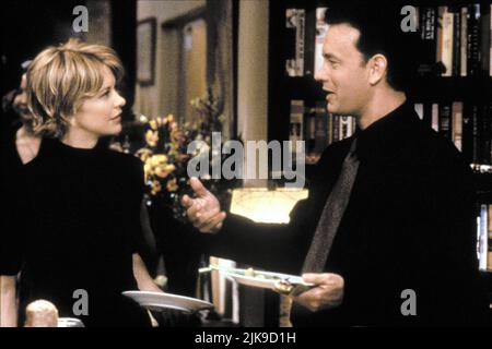 Meg Ryan & Tom Hanks Film You'VE Got Mail (USA 1998) Charaktere: Kathleen Kelly & Joe Fox Regie: Nora Ephron 18. Dezember 1998 **WARNUNG** dieses Foto ist nur für redaktionelle Zwecke bestimmt und urheberrechtlich geschützt von WARNER BROS. Und/oder dem von der Film- oder Produktionsgesellschaft beauftragten Fotografen und dürfen nur durch Veröffentlichungen in Verbindung mit der Werbung für den oben genannten Film reproduziert werden. Eine obligatorische Gutschrift an WARNER BROS. Ist erforderlich. Der Fotograf sollte ebenfalls angerechnet werden, wenn er bekannt ist. Ohne schriftliche Genehmigung der Film Company kann keine kommerzielle Nutzung gewährt werden. Stockfoto