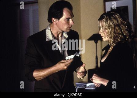 Julian Sands & Elisabeth Shue Film Leaving Las Vegas (USA 1995) Charaktere: Yuri, Sera Regie: Mike Figgis 15. September 1995 **WARNUNG** dieses Foto ist nur für redaktionelle Zwecke bestimmt und unterliegt dem Copyright der UNITED ARTISTS und/oder des Fotografen, der von der Film or Production Company zugewiesen wurde. Es kann nur durch Veröffentlichungen in Verbindung mit der Werbung für den oben genannten Film reproduziert werden. Eine obligatorische Gutschrift für UNITED ARTISTS ist erforderlich. Der Fotograf sollte ebenfalls angerechnet werden, wenn er bekannt ist. Ohne schriftliche Genehmigung der Film Company kann keine kommerzielle Nutzung gewährt werden. Stockfoto