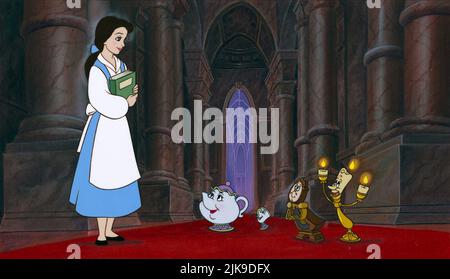 Belle, Mrs. Potts, Chip, Cogsworth & Lumier Film: Beauty and the Beast: The Enchanted Christmas (USA/CAN 1997) Charaktere: Belle,Mrs. Potts,,Cogsworth & Director: Andrew Knight 11 November 1997 **WARNUNG** Dieses Foto ist nur für den redaktionellen Gebrauch bestimmt und unterliegt dem Copyright der von der Film- oder Produktionsfirma beauftragten DISNEYTOON STUDIOS und/oder des Fotografen und kann nur durch Publikationen im Zusammenhang mit der Bewerbung des oben genannten Films reproduziert werden. Eine obligatorische Gutschrift für die DISNEYTOON STUDIOS ist erforderlich. Der Fotograf sollte auch bei Bekanntwerden des Fotos gutgeschrieben werden. Es kann keine kommerzielle Nutzung gewährt werden Stockfoto