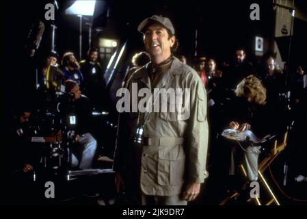 Eric Idle Film: An Alan Smithee Film: Burn Hollywood Burn (1998) Charaktere: Alan Smithee Regie: Alan Smithee 20 October 1997 **WARNUNG** Dieses Foto ist nur für redaktionelle Zwecke bestimmt und unterliegt dem Copyright von CINERGI PICTURES ENTERTAINMENT und/oder des Fotografen, der von der Film- oder Produktionsfirma beauftragt wurde und darf nur durch Publikationen im Zusammenhang mit der Bewerbung des oben genannten Films reproduziert werden. Eine obligatorische Gutschrift für die UNTERHALTUNG MIT CINERGI-BILDERN ist erforderlich. Der Fotograf sollte auch bei Bekanntwerden des Fotos gutgeschrieben werden. Ohne schriftliche Genehmigung des Film Comp kann keine kommerzielle Nutzung gewährt werden Stockfoto