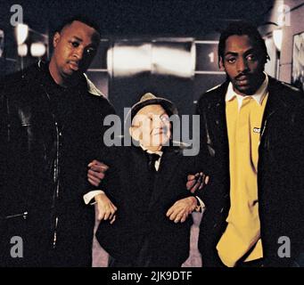 Chuck D. & Coolio Film: An Alan Smithee Film: Burn Hollywood Burn (1997) Charaktere: Leon Brothers, Dion Brothers Regie: Alan Smithee 20 October 1997 **WARNUNG** Dieses Foto ist nur für redaktionelle Zwecke bestimmt und unterliegt dem Copyright von CINERGI PICTURES ENTERTAINMENT und/oder des Fotografen, der von der Film- oder Produktionsfirma beauftragt wurde und darf nur durch Publikationen im Zusammenhang mit der Bewerbung des oben genannten Films reproduziert werden. Eine obligatorische Gutschrift für die UNTERHALTUNG MIT CINERGI-BILDERN ist erforderlich. Der Fotograf sollte auch bei Bekanntwerden des Fotos gutgeschrieben werden. Ohne schriftliche Genehmigung kann keine kommerzielle Nutzung gewährt werden Stockfoto