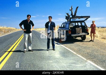 Kyle Maclachlan, Dermot Mulroney & Elisabeth Shue Film: The Trigger Effect (1998) Charaktere: Matthew,Joe & Annie Kay Regie: David Koepp 30. August 1996 **WARNUNG** Dieses Foto ist nur für redaktionelle Zwecke bestimmt und unterliegt dem Copyright von UNIVERSAL und/oder dem Fotografen, der von der Film- oder Produktionsfirma beauftragt wurde und darf nur von Publikationen im Zusammenhang mit der Bewerbung des oben genannten Films reproduziert werden. Eine obligatorische Gutschrift an UNIVERSAL ist erforderlich. Der Fotograf sollte auch bei Bekanntwerden des Fotos gutgeschrieben werden. Ohne schriftliche Genehmigung der Film Company kann keine kommerzielle Nutzung gewährt werden. Stockfoto