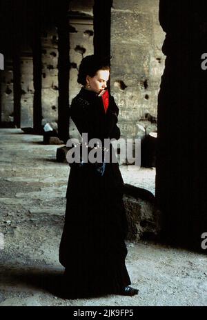 Nicole Kidman Film: The Portrait of A Lady (USA/UK 1996) Charaktere: Isabel Archer / nach dem Buch von Henry James Regie: Jane Campion 28. August 1996 **WARNUNG** Dieses Foto ist nur für redaktionelle Zwecke bestimmt und unterliegt dem Copyright von PROPAGANDAFILMEN und/oder dem von der Film- oder Produktionsfirma beauftragten Fotografen.Es kann nur von Publikationen im Zusammenhang mit der Bewerbung des oben genannten Films reproduziert werden. Eine obligatorische Gutschrift für PROPAGANDAFILME ist erforderlich. Der Fotograf sollte auch bei Bekanntwerden des Fotos gutgeschrieben werden. Ohne schriftliche Genehmigung der Film Compa kann keine kommerzielle Nutzung gewährt werden Stockfoto