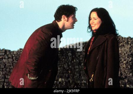 David O'Hara, Janeane Garofalo Film: The Matchmaker (1997) Charaktere: Sean Kelly,Marcy Tizard Regie: Mark Joffe 03 October 1997 **WARNUNG** Dieses Foto ist nur für redaktionelle Zwecke bestimmt und unterliegt dem Copyright von POLYGRAM und/oder dem Fotografen, der von der Film- oder Produktionsfirma beauftragt wurde, und kann nur von Publikationen im Zusammenhang mit der Bewerbung des oben genannten Films reproduziert werden. Eine obligatorische Gutschrift an POLYGRAM ist erforderlich. Der Fotograf sollte auch bei Bekanntwerden des Fotos gutgeschrieben werden. Ohne schriftliche Genehmigung der Film Company kann keine kommerzielle Nutzung gewährt werden. Stockfoto