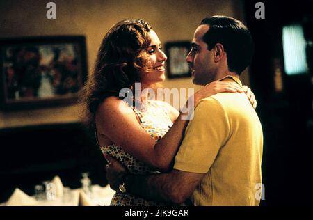 Minnie Driver & Stanley Tucci Film: Big Night (1996) Charaktere: Phyllis & Secondo Regie: Campbell Scott 24 January 1996 **WARNUNG** Dieses Foto ist nur für redaktionelle Verwendung bestimmt und unterliegt dem Copyright der FIRMA SAMUEL GOLDWYN und/oder des Fotografen, der von der Film- oder Produktionsfirma beauftragt wurde.Es kann nur von Publikationen im Zusammenhang mit der Bewerbung des oben genannten Films reproduziert werden. Eine obligatorische Gutschrift an DIE FIRMA SAMUEL GOLDWYN ist erforderlich. Der Fotograf sollte auch bei Bekanntwerden des Fotos gutgeschrieben werden. Ohne schriftliche Genehmigung der Film Company kann keine kommerzielle Nutzung gewährt werden. Stockfoto