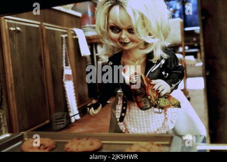 Tiffany Film: Bride of Chucky (USA/CAN 1998) Charaktere: Tiffany Regie: Ronny Yu 15 October 1998 **WARNUNG** Dieses Foto ist nur für den redaktionellen Gebrauch bestimmt und unterliegt dem Copyright von UNIVERSAL-BILDERN und/oder dem Fotografen, der von der Film- oder Produktionsfirma beauftragt wurde und darf nur von Publikationen im Zusammenhang mit der Bewerbung des oben genannten Films reproduziert werden. Eine obligatorische Gutschrift für UNIVERSELLE BILDER ist erforderlich. Der Fotograf sollte auch bei Bekanntwerden des Fotos gutgeschrieben werden. Ohne schriftliche Genehmigung der Film Company kann keine kommerzielle Nutzung gewährt werden. Stockfoto