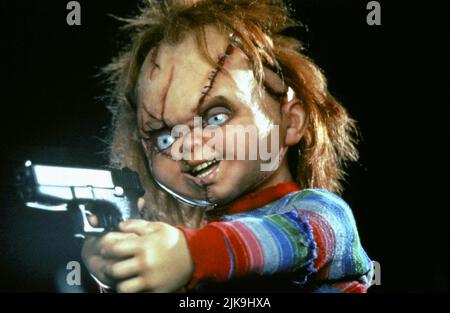 Chucky Film: Bride of Chucky (USA/CAN 1998) Charaktere: Chucky Regie: Ronny Yu 15 October 1998 **WARNUNG** Dieses Foto ist nur für den redaktionellen Gebrauch bestimmt und unterliegt dem Copyright von UNIVERSAL-BILDERN und/oder dem Fotografen, der von der Film- oder Produktionsfirma beauftragt wurde und darf nur von Publikationen im Zusammenhang mit der Bewerbung des oben genannten Films reproduziert werden. Eine obligatorische Gutschrift für UNIVERSELLE BILDER ist erforderlich. Der Fotograf sollte auch bei Bekanntwerden des Fotos gutgeschrieben werden. Ohne schriftliche Genehmigung der Film Company kann keine kommerzielle Nutzung gewährt werden. Stockfoto