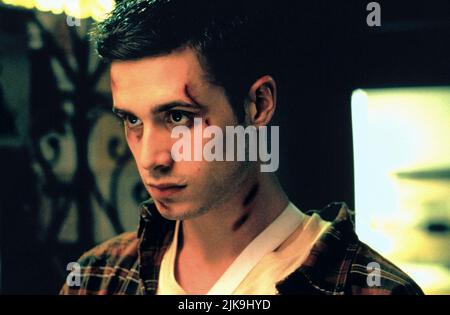 Freddie Prinze Jr Film: I Still Know What You did Last Summer (USA 1998) Regie: Danny Cannon 13 November 1998 **WARNUNG** Dieses Foto ist nur für redaktionelle Verwendung bestimmt und unterliegt dem Copyright von COLUMBIA und/oder dem von der Film- oder Produktionsfirma beauftragten Fotografen und kann nur von Publikationen im Zusammenhang mit der Bewerbung des oben genannten Films reproduziert werden. Eine obligatorische Gutschrift an COLUMBIA ist erforderlich. Der Fotograf sollte auch bei Bekanntwerden des Fotos gutgeschrieben werden. Ohne schriftliche Genehmigung der Film Company kann keine kommerzielle Nutzung gewährt werden. Stockfoto