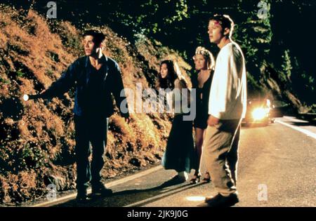 Freddie Prinze Jr., Jennifer Love Hewitt, Sarah Michelle Gellar & Ryan Phillippe Film: I Know What You Dod Last Summer (USA 1997) Charaktere: ,Helen Shivers,Barry William Cox & Julie James Regie: Jim Gillespie 17. Oktober 1997 **WARNUNG** Dieses Foto ist nur für redaktionelle Zwecke bestimmt und unterliegt dem Copyright von COLUMBIA und/oder des Fotografen, der von der Film- oder Produktionsfirma beauftragt wurde, und kann nur von Publikationen im Zusammenhang mit der Bewerbung des oben genannten Films reproduziert werden. Eine obligatorische Gutschrift an COLUMBIA ist erforderlich. Der Fotograf sollte auch bei Bekanntwerden des Fotos gutgeschrieben werden. Keine kommerzielle Nutzung möglich Stockfoto