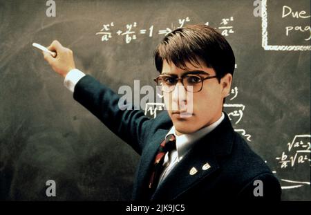 Jason Schwartzman Film: Rushmore (1998) Charaktere: Max Fischer Regie: Wes Anderson 17 September 1998 **WARNUNG** Dieses Foto ist nur für redaktionelle Zwecke bestimmt und unterliegt dem Copyright von TOUCHSTONE und/oder des Fotografen, der von der Film- oder Produktionsfirma beauftragt wurde, und kann nur von Publikationen im Zusammenhang mit der Bewerbung des oben genannten Films reproduziert werden. Ein obligatorischer Credit to TOUCHSTONE ist erforderlich. Der Fotograf sollte auch bei Bekanntwerden des Fotos gutgeschrieben werden. Ohne schriftliche Genehmigung der Film Company kann keine kommerzielle Nutzung gewährt werden. Stockfoto