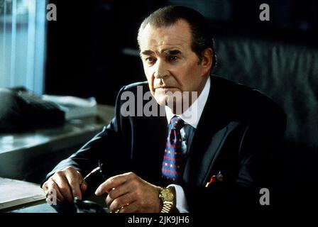 James Garner Film: Legalese (1998) Charaktere: Norman Keane Regie: Glenn Jordan 04 October 1998 **WARNUNG** Dieses Foto ist nur für redaktionelle Zwecke bestimmt und unterliegt dem Copyright der NEUEN LINIE und/oder des Fotografen, der von der Film- oder Produktionsfirma beauftragt wurde und darf nur von Publikationen im Zusammenhang mit der Bewerbung des oben genannten Films reproduziert werden. Eine obligatorische Gutschrift für NEUE POSITION ist erforderlich. Der Fotograf sollte auch bei Bekanntwerden des Fotos gutgeschrieben werden. Ohne schriftliche Genehmigung der Film Company kann keine kommerzielle Nutzung gewährt werden. Stockfoto