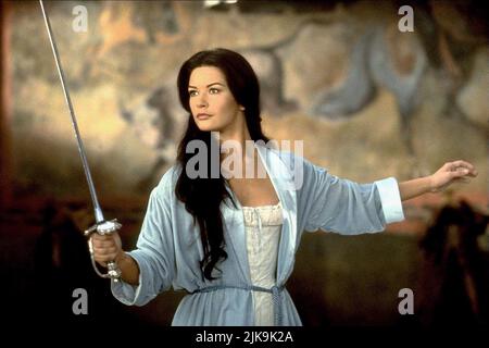 Catherine Zeta-Jones Film die Maske von Zorro (USA/DE 1998) Regie: Martin Campbell 17. Juli 1998 **WARNUNG** dieses Foto ist nur für redaktionelle Zwecke bestimmt und unterliegt dem Copyright von TRISTAR PICTURES und/oder dem Fotografen, der von der Film- oder Produktionsgesellschaft beauftragt wurde. Es kann nur durch Veröffentlichungen in Verbindung mit der Werbung für den oben genannten Film reproduziert werden. Es ist eine obligatorische Gutschrift für TRISTAR PICTURES erforderlich. Der Fotograf sollte ebenfalls angerechnet werden, wenn er bekannt ist. Ohne schriftliche Genehmigung der Film Company kann keine kommerzielle Nutzung gewährt werden. Stockfoto