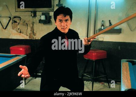 Jackie Chan Film: Rush Hour (USA 1998) Charaktere: Chief Inspector Lee Regie: Brett Ratner 18. September 1998 **WARNUNG** Dieses Foto ist nur für redaktionelle Zwecke bestimmt und unterliegt dem Copyright der NEUEN LINIE und/oder des Fotografen, der von der Film- oder Produktionsfirma beauftragt wurde, und kann nur von Publikationen im Zusammenhang mit der Bewerbung des oben genannten Films reproduziert werden. Eine obligatorische Gutschrift für NEUE POSITION ist erforderlich. Der Fotograf sollte auch bei Bekanntwerden des Fotos gutgeschrieben werden. Ohne schriftliche Genehmigung der Film Company kann keine kommerzielle Nutzung gewährt werden. Stockfoto