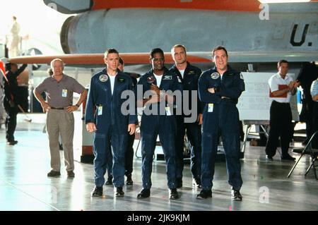 Ron Eldard, Blair Underwood, Aleksandr Baluyev, Jon Favreau Film: Deep Impact (1998) Charaktere: Dr. Oren Monash,Mark Simon,Col. Mikhail Tulchinsky, Dr. Gus Partenza Regie: Mimi Leder 07 May 1998 **WARNUNG** Dieses Foto ist nur für redaktionelle Verwendung bestimmt und unterliegt dem Copyright von DREAMWORKS und/oder des Fotografen, der von der Film- oder Produktionsfirma beauftragt wurde und kann nur durch Publikationen im Zusammenhang mit der Bewerbung des oben genannten Films reproduziert werden. Eine obligatorische Gutschrift an DREAMWORKS ist erforderlich. Der Fotograf sollte auch bei Bekanntwerden des Fotos gutgeschrieben werden. Ohne schriftliche Genehmigung kann keine kommerzielle Nutzung gewährt werden Stockfoto