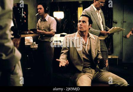 Johnny Depp Film: Donnie Brasco (1997) Charaktere: Donnie Brasco Regie: Mike Newell 28 February 1997 **WARNUNG** Dieses Foto ist nur für redaktionelle Zwecke bestimmt und unterliegt dem Copyright von TRISTAR und/oder dem von der Film- oder Produktionsfirma beauftragten Fotografen und kann nur von Publikationen im Zusammenhang mit der Bewerbung des oben genannten Films reproduziert werden. Eine obligatorische Gutschrift an TRISTAR ist erforderlich. Der Fotograf sollte auch bei Bekanntwerden des Fotos gutgeschrieben werden. Ohne schriftliche Genehmigung der Film Company kann keine kommerzielle Nutzung gewährt werden. Stockfoto