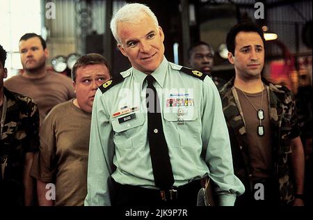 Steve Martin Film: Sgt. Bilko (1996) Charaktere: Meisterfeldwebel Ernest G. Bilko Regie: Jonathan Lynn 29 March 1996 **WARNUNG** Dieses Foto ist nur für redaktionelle Verwendung bestimmt und unterliegt dem Copyright von UNIVERSAL und/oder dem Fotografen, der von der Film- oder Produktionsfirma beauftragt wurde und darf nur von Publikationen im Zusammenhang mit der Bewerbung des oben genannten Films reproduziert werden. Eine obligatorische Gutschrift an UNIVERSAL ist erforderlich. Der Fotograf sollte auch bei Bekanntwerden des Fotos gutgeschrieben werden. Ohne schriftliche Genehmigung der Film Company kann keine kommerzielle Nutzung gewährt werden. Stockfoto