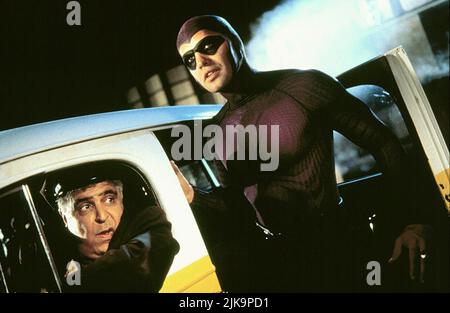 John Capodice & Billy Zane Film: Das Phantom (1996) Charaktere: Al the Cabby & das Phantom Regie: Simon Wincer 07 June 1996 **WARNUNG** Dieses Foto ist nur für den redaktionellen Gebrauch bestimmt und unterliegt dem Copyright von PARAMOUNT und/oder des Fotografen, der von der Film- oder Produktionsfirma beauftragt wurde, und kann nur von Publikationen im Zusammenhang mit der Bewerbung des oben genannten Films reproduziert werden. Eine obligatorische Gutschrift an PARAMOUNT ist erforderlich. Der Fotograf sollte auch bei Bekanntwerden des Fotos gutgeschrieben werden. Ohne schriftliche Genehmigung der Film Company kann keine kommerzielle Nutzung gewährt werden. Stockfoto