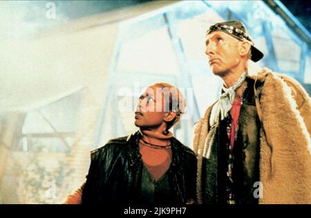 Alfre Woodard & James Cromwell Film: Star Trek: First Contact (USA 1996) Charaktere: Lily Sloane & Dr. Zefram Cochrane / Star Trek VIII Regie: Jonathan Frakes 18. November 1996 **WARNUNG** Dieses Foto ist nur für redaktionelle Zwecke bestimmt und unterliegt dem Copyright von PARAMOUNT und/oder des Fotografen, der von der Film- oder Produktionsfirma beauftragt wurde und darf nur von Publikationen im Zusammenhang mit der Bewerbung des oben genannten Films reproduziert werden. Eine obligatorische Gutschrift an PARAMOUNT ist erforderlich. Der Fotograf sollte auch bei Bekanntwerden des Fotos gutgeschrieben werden. Ohne schriftliche Genehmigung des F kann keine kommerzielle Nutzung gewährt werden Stockfoto