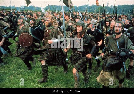 Mel Gibson & David O'Hara Film: Braveheart (USA 1995) Charaktere: William Wallace & Stephen, Irish Fighter Regie: Mel Gibson 18 May 1995 **WARNUNG** Dieses Foto ist nur für redaktionelle Verwendung bestimmt und unterliegt dem Copyright von ICON PRODUCTIONS und/oder dem von der Film oder Production Company beauftragten Fotografen und kann nur von Publikationen im Zusammenhang mit der Bewerbung des oben genannten Films reproduziert werden. Eine obligatorische Gutschrift für ICON-PRODUKTIONEN ist erforderlich. Der Fotograf sollte auch bei Bekanntwerden des Fotos gutgeschrieben werden. Ohne schriftliche Genehmigung der Film Company kann keine kommerzielle Nutzung gewährt werden. Stockfoto