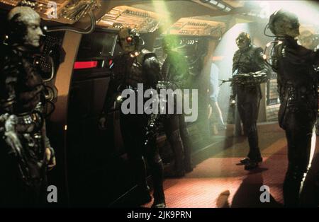 Borg Film: Star Trek: First Contact (USA 1996) / Star Trek VIII Regie: Jonathan Frakes 18. November 1996 **WARNUNG** Dieses Foto ist nur für redaktionelle Zwecke bestimmt und unterliegt dem Copyright von PARAMOUNT und/oder des Fotografen, der von der Film- oder Produktionsfirma beauftragt wurde und darf nur von Publikationen im Zusammenhang mit der Bewerbung des oben genannten Films reproduziert werden. Eine obligatorische Gutschrift an PARAMOUNT ist erforderlich. Der Fotograf sollte auch bei Bekanntwerden des Fotos gutgeschrieben werden. Ohne schriftliche Genehmigung der Film Company kann keine kommerzielle Nutzung gewährt werden. Stockfoto