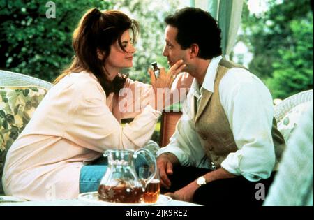 Kirstie Alley & Steve Guttenberg Film: IT takes two (USA 1995) characters: Diane Barrows,Roger Callaway Regie: Andy Tennant 17. November 1995 **WARNUNG** Dieses Foto ist nur für redaktionelle Zwecke bestimmt und unterliegt dem Copyright von WARNER BROS. Und/oder des Fotografen, der von der Film- oder Produktionsfirma beauftragt wurde und nur durch Publikationen im Zusammenhang mit der Bewerbung des oben genannten Films reproduziert werden kann. Eine obligatorische Gutschrift an WARNER BROS. Ist erforderlich. Der Fotograf sollte auch bei Bekanntwerden des Fotos gutgeschrieben werden. Ohne schriftliche Genehmigung der Film Company kann keine kommerzielle Nutzung gewährt werden. Stockfoto