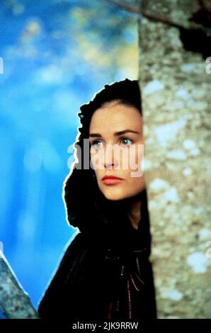 Demi Moore Film: Der Scharlachrote Brief (1995) Charaktere: Hester Prynne Regie: Roland Joffe 13. Oktober 1995 **WARNUNG** Dieses Foto ist nur für redaktionelle Zwecke bestimmt und unterliegt dem Copyright von BUENA VISTA und/oder des Fotografen, der von der Film- oder Produktionsfirma beauftragt wurde, und kann nur von Publikationen im Zusammenhang mit der Bewerbung des oben genannten Films reproduziert werden. Eine obligatorische Gutschrift an BUENA VISTA ist erforderlich. Der Fotograf sollte auch bei Bekanntwerden des Fotos gutgeschrieben werden. Ohne schriftliche Genehmigung der Film Company kann keine kommerzielle Nutzung gewährt werden. Stockfoto