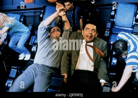 Peter Macnicol & Rowan Atkinson Film: Bean (UK/USA 1997) Charaktere: David Langley & Mr. Bean Regie: Mel Smith 03 July 1997 **WARNUNG** Dieses Foto ist nur für redaktionelle Zwecke bestimmt und unterliegt dem Copyright des VON der Film- oder Produktionsfirma beauftragten ARBEITSTITELS und/oder Fotografen und kann nur von Publikationen im Zusammenhang mit der Bewerbung des oben genannten Films reproduziert werden. Ein Pflichtnachweis für DEN ARBEITSTITEL ist erforderlich. Der Fotograf sollte auch bei Bekanntwerden des Fotos gutgeschrieben werden. Ohne schriftliche Genehmigung der Film Company kann keine kommerzielle Nutzung gewährt werden. Stockfoto